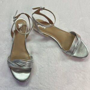 Brash Women’s  Metallic Twisted Ankle Strap Flats Size 12